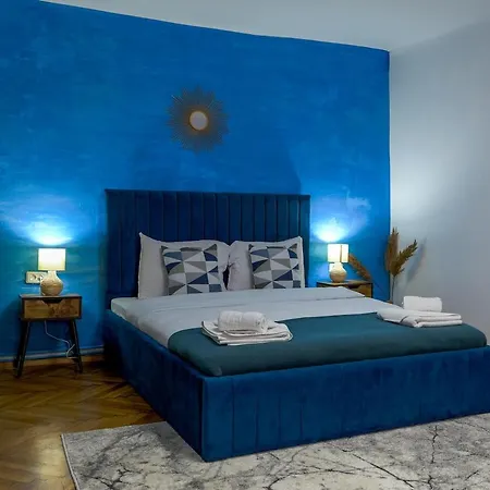 Cozy Apartment- Old Town Брашов