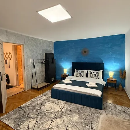 Cozy Apartment- Old Town Apartment *