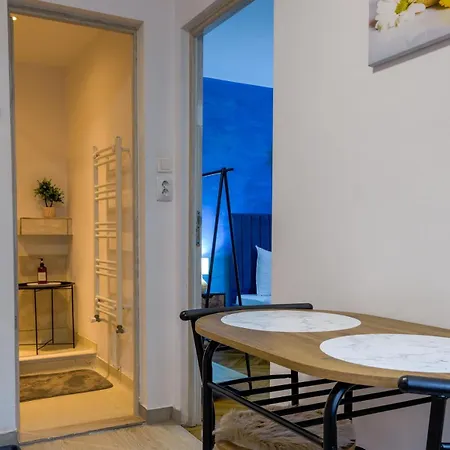 Cozy Apartment- Old Town Apartment